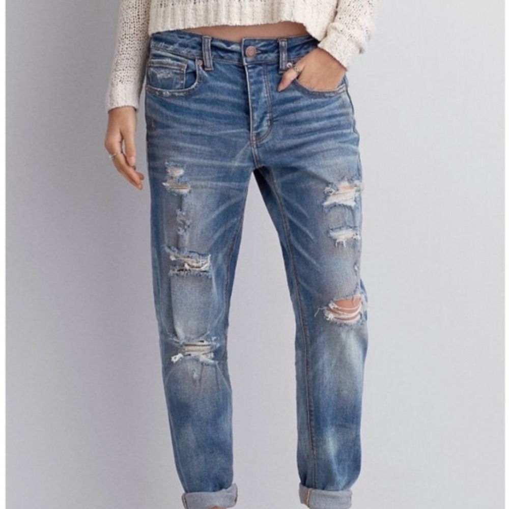 American Eagle Outfitters Distressed Boyfriend Jeans Medium Wash Boy crop Denim